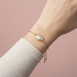Minimal Wired Baroque Pearl Bracelet